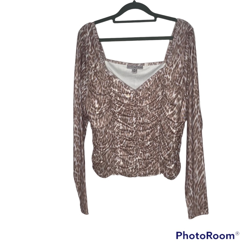 12 Thompson tan & brown animal print  v-neck long sleeve crop top blouse